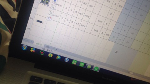 贴墙纸省钱攻略｜老房翻新花小钱，西安旧墙面秒变新家